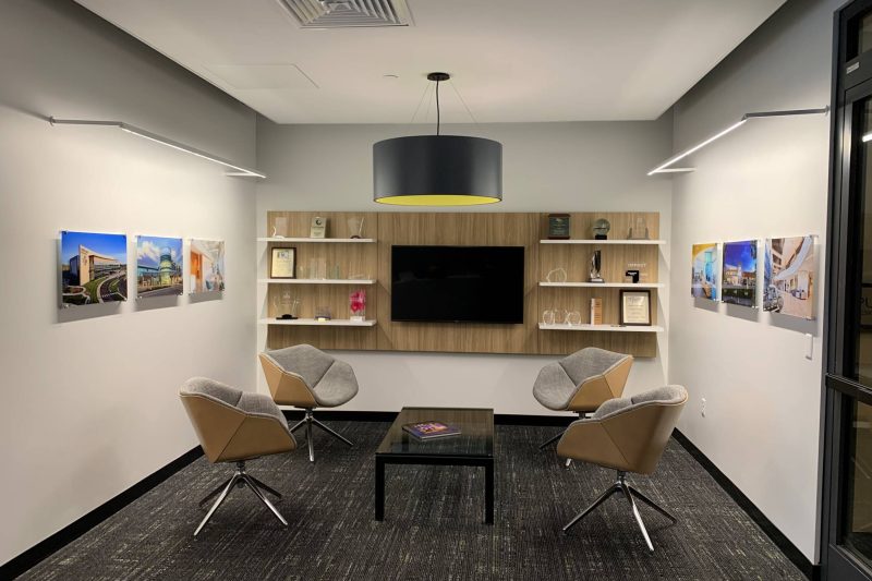 Mercer Zimmerman specified Lumetta’s Custom L2 Drum Pendant for Pulse Design Group's new office waiting area.